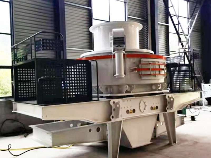 Impact sand making machine